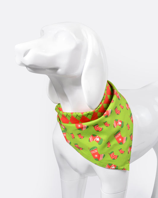This Bella & Pal reversible tie-on dog bandana suit for medium or large dogs, such as Border Collie, Beagle, American Bulldog and Doberman Pinscher. The cute and refine Christmas socks pattern can better make your dog enter into festival atmosphere.